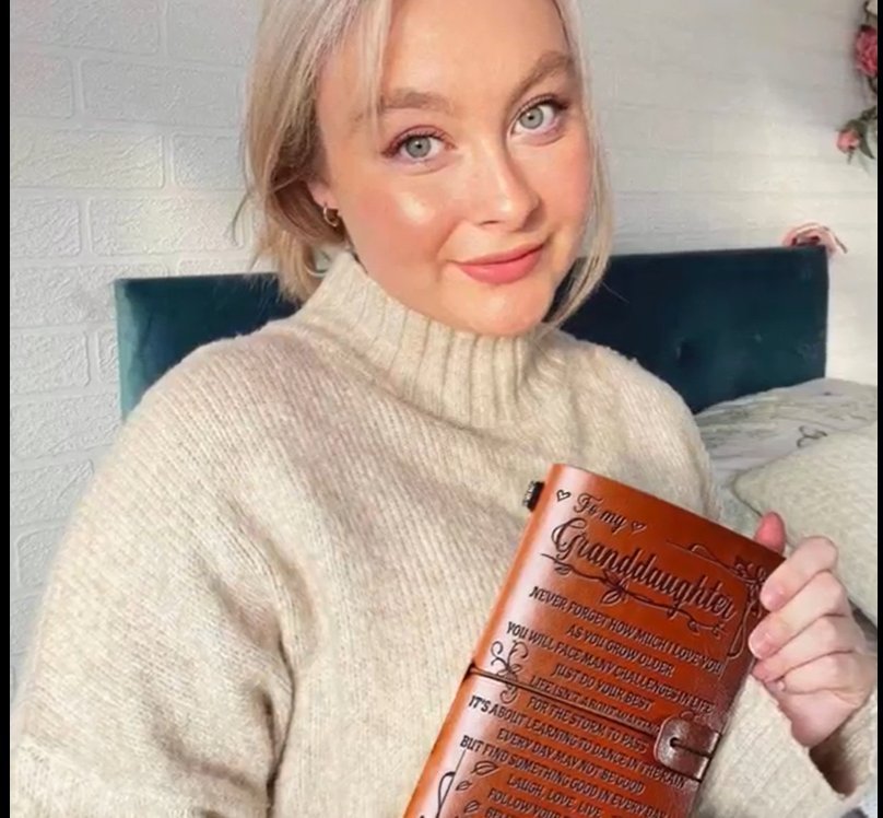 🔥On sale for $19.99🔥 The best gift to give to a loved one is a vintage carved diary with pages.