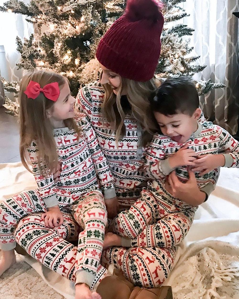 Christmas Deer Snowflake Print Pajamas