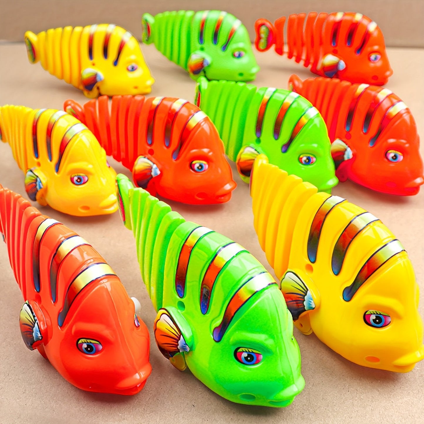 🐟Plastic Wind-Up Wiggle Fish Toys