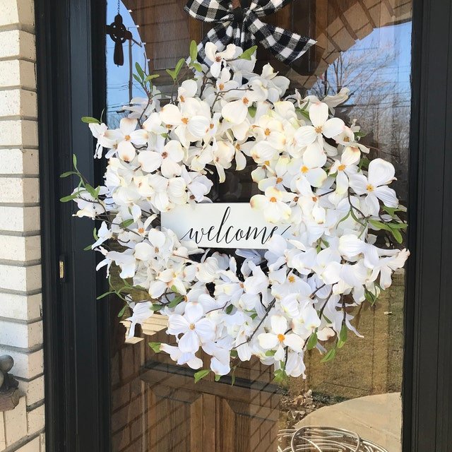 [50% Sale🔥] Buffalo Plaid & White Dogwood Fresh Wreath