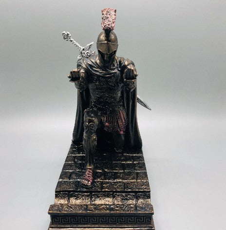 Elegant and Noble Knight Pen Holder